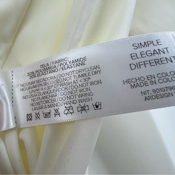 Puntamar NWT Agnes Pads One Piece Swimsuit in Ivory size Small - Picture 6 of 8